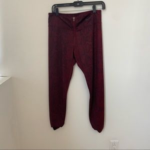 Nike leggings in snakeskin print